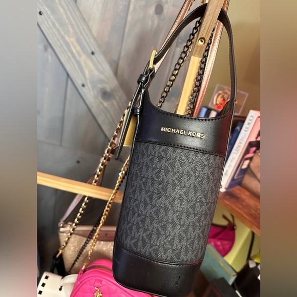MICHAEL Michael Kors Other - NWT leather Michael kors wine holder